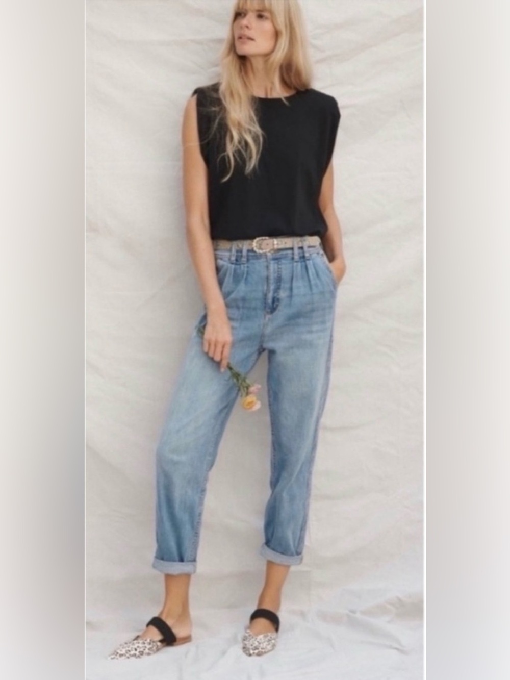Anthropologie Pilcro Pleated tapered trouser. Size 27